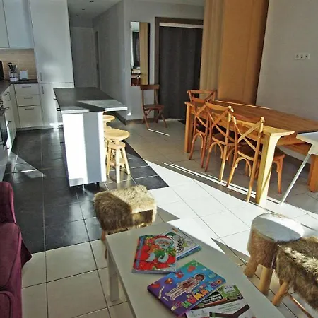 Apartment Combe Folle - 4 Pieces 8 Personnes, Belle Vue Mae-0194